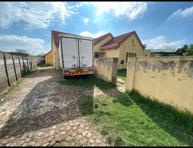 21 BEDROOM HOUSE FOR SALE IN KEMPTON PARK